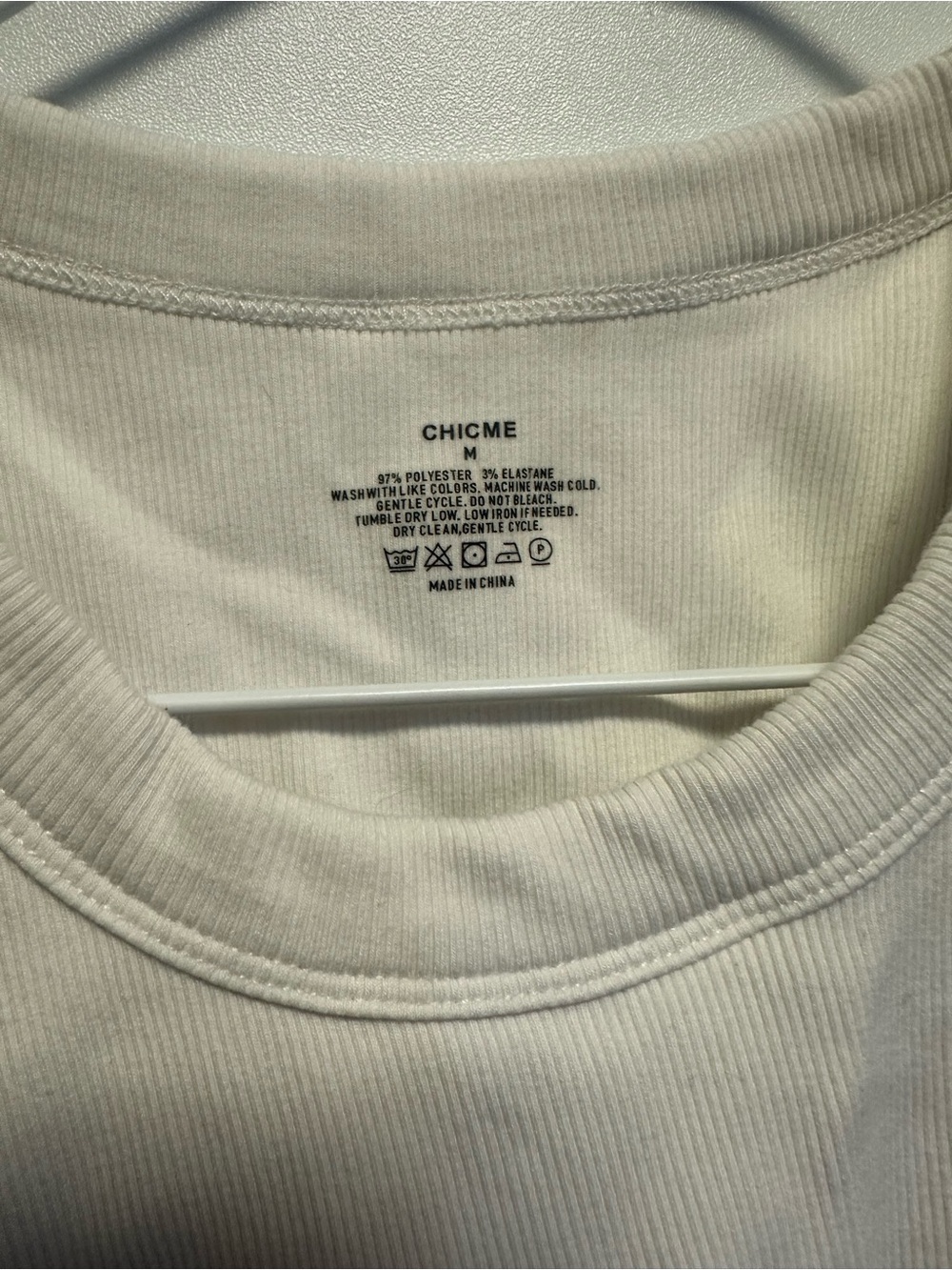 chic White Ribbed Racerback Tank Top - Picture 2 of 6